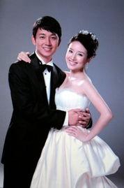 吃瓜娱乐圈模范夫妻婚变,瓜田里的真相与反思  第3张