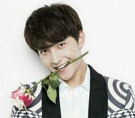 娱乐吃瓜酱男生拍照,揭秘男生拍照的趣味瞬间  第2张